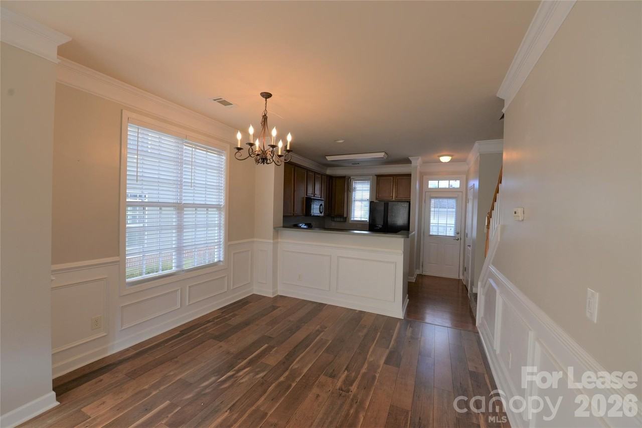 1055 Writers Way - Photo 7 of 15