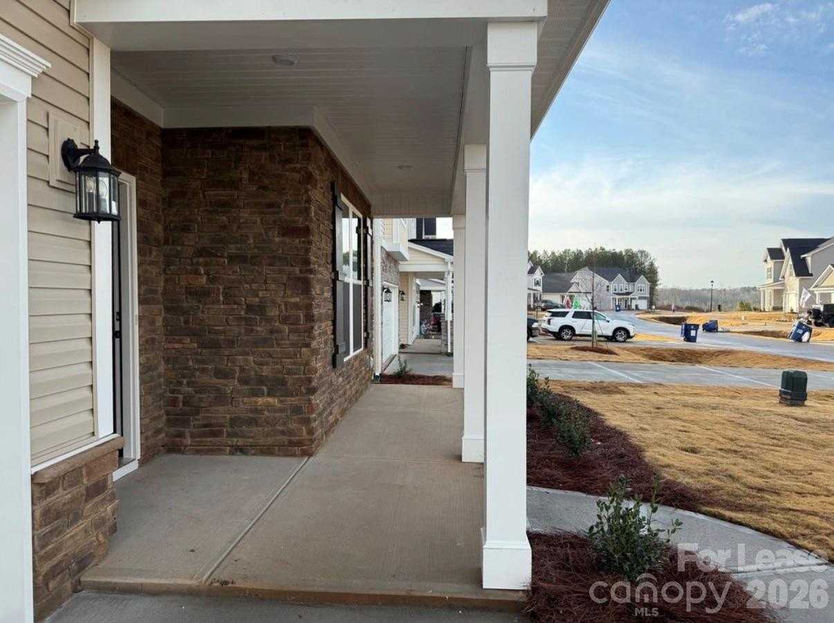 3240 Laurel Brook Dr - Photo 2 of 37