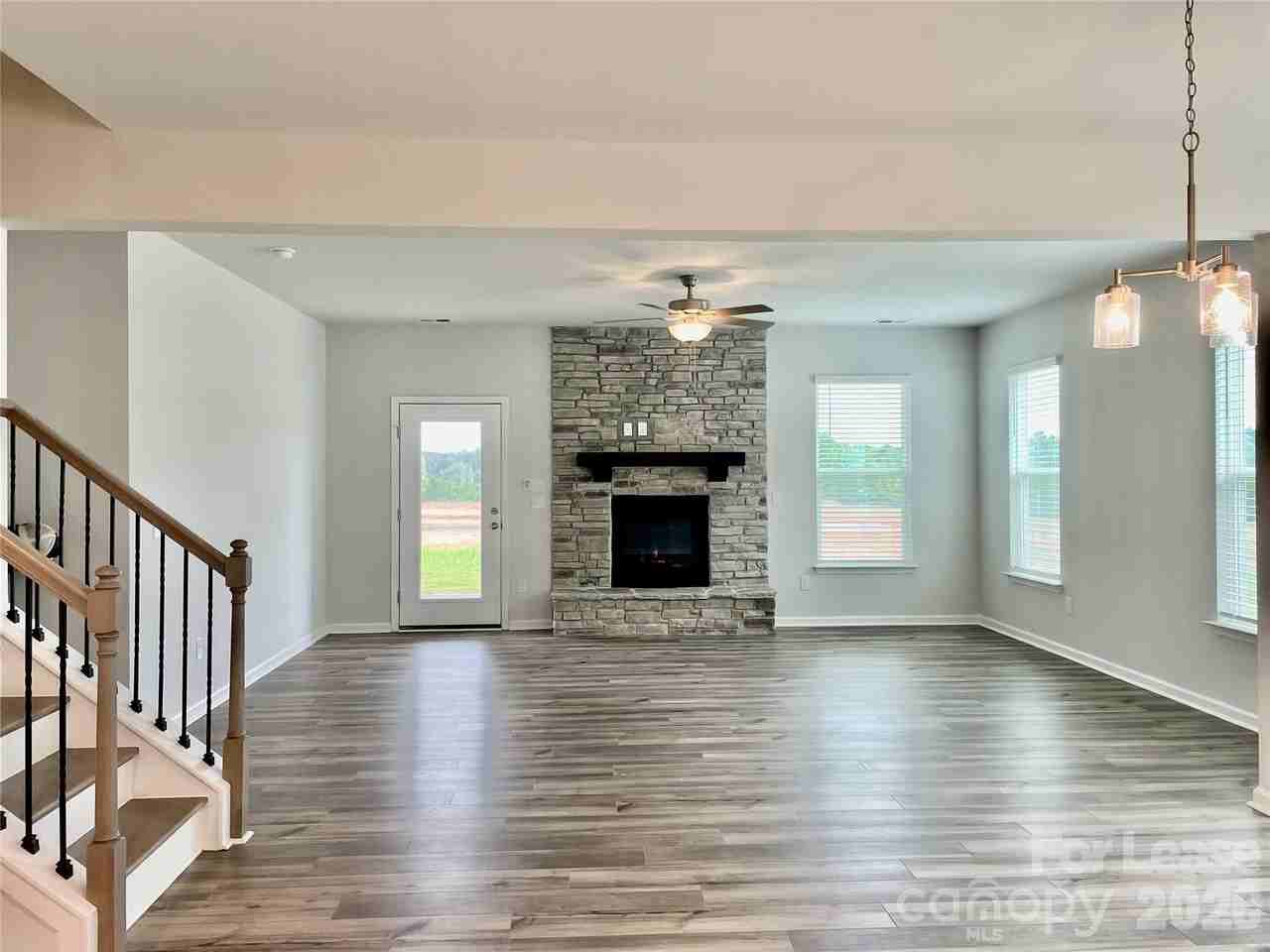 3240 Laurel Brook Dr - Photo 5 of 37