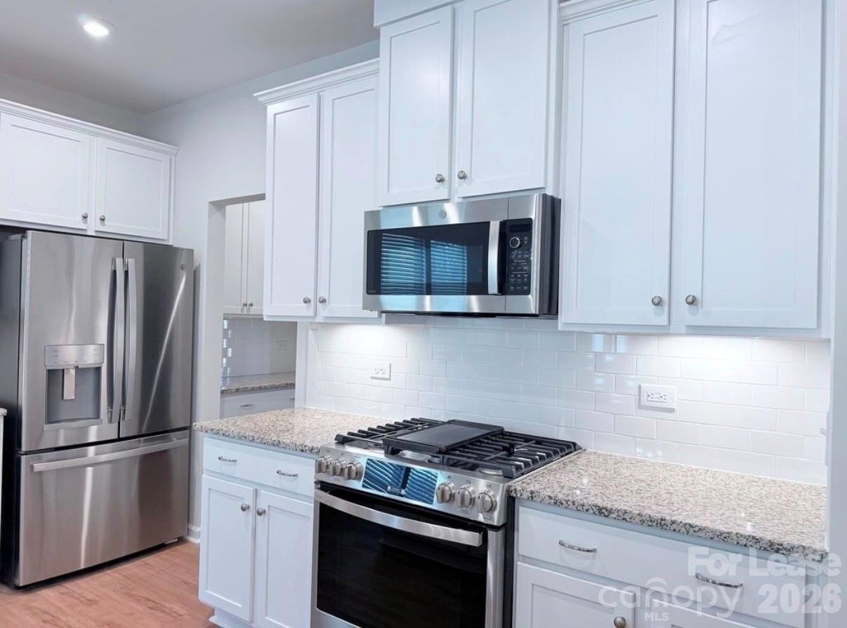 3240 Laurel Brook Dr - Photo 7 of 37