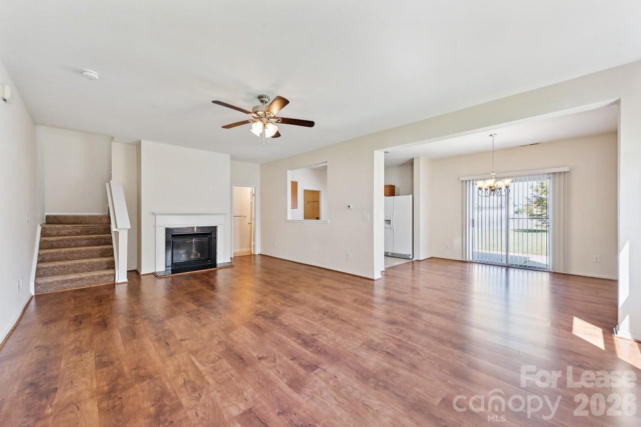 8605 Redding Glen Ave - Photo 3 of 34