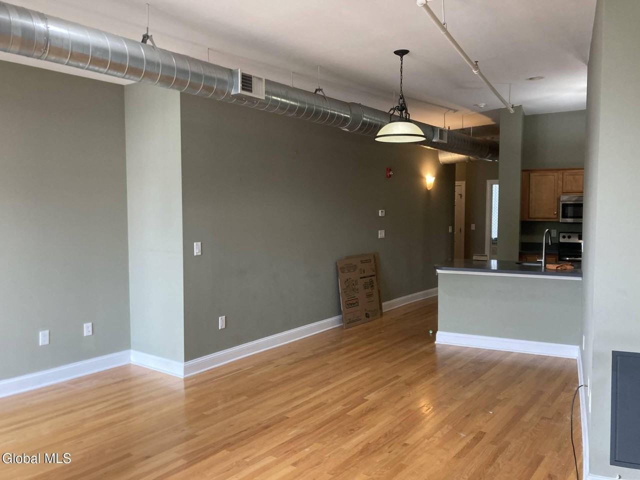 4 Sheridan Ave #5C - Photo 3 of 14
