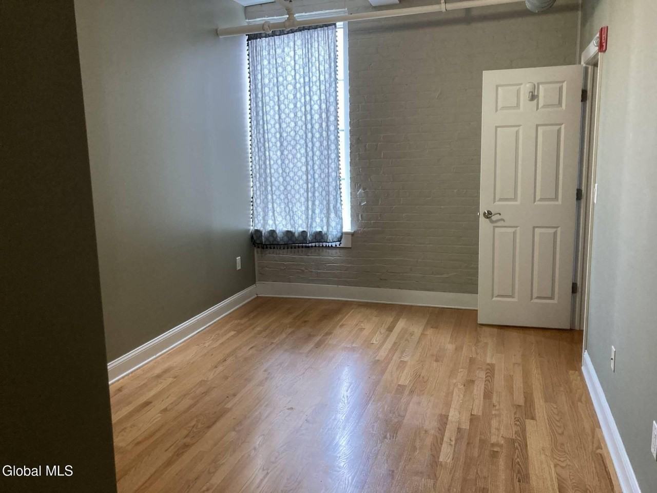 4 Sheridan Ave #5C - Photo 5 of 14