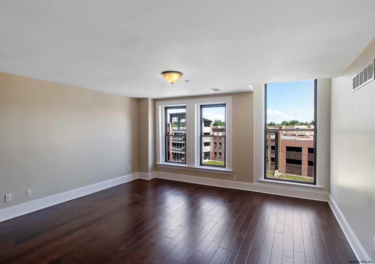 510 Broadway #3H - Photo 6 of 27