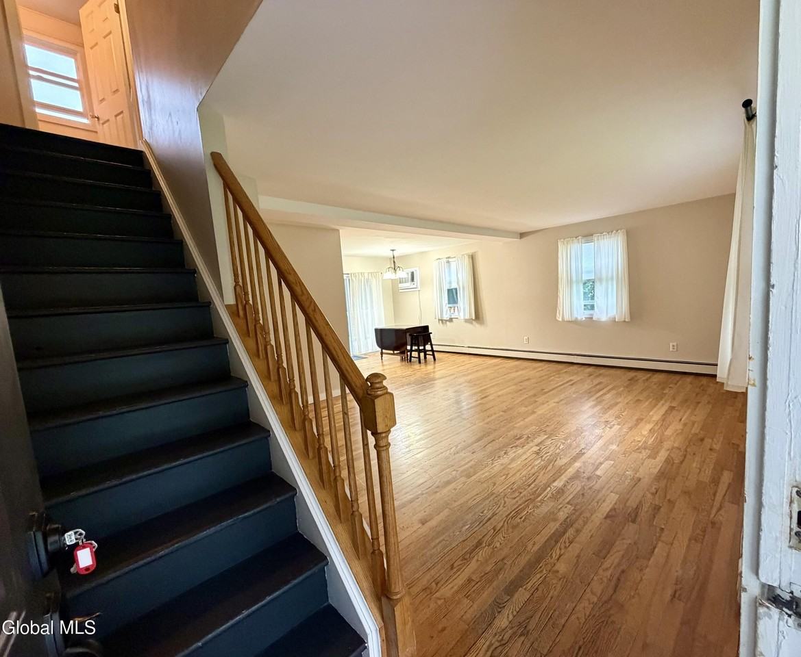 79 Locust Grove Rd - Photo 3 of 22