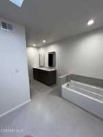 featured image of 5401 Zelzah Ave #133