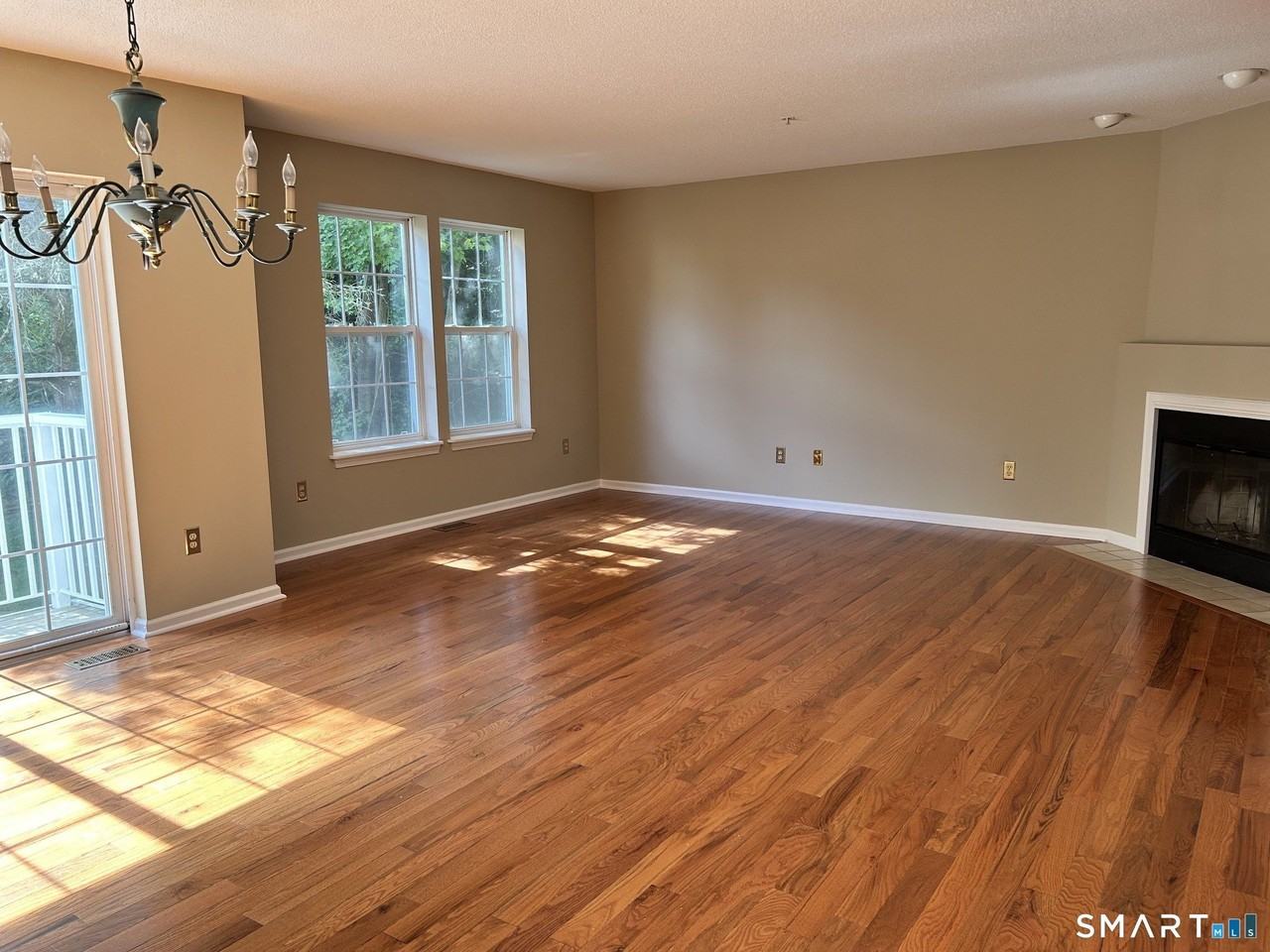 629 Danbury Rd #40 - Photo 5 of 16