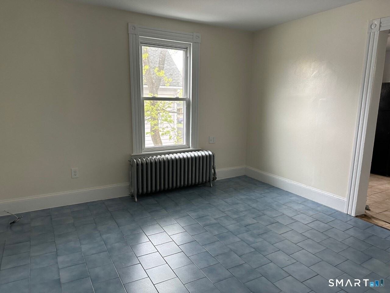 218 S Main St - Photo 2 of 14