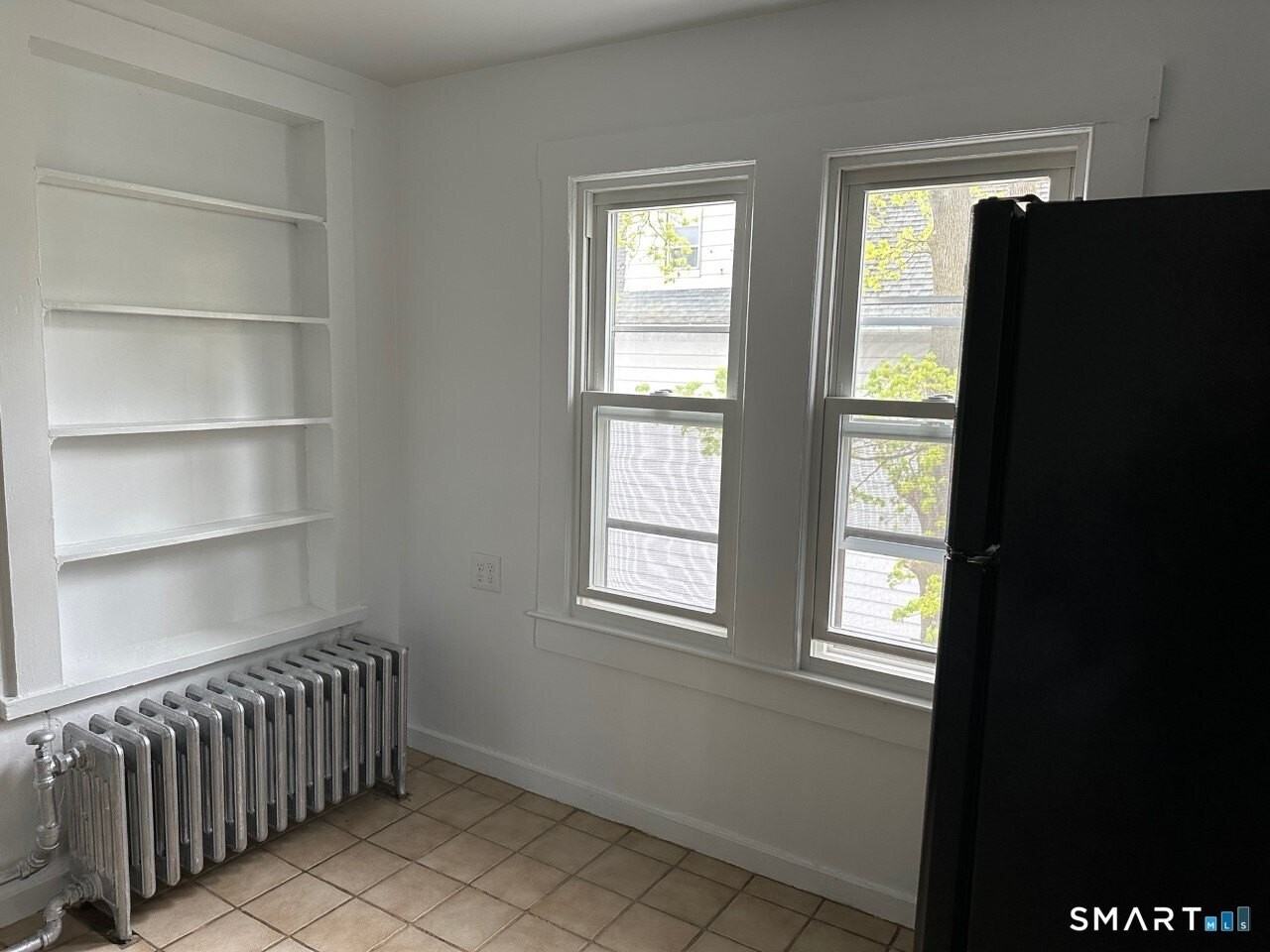 218 S Main St - Photo 6 of 14