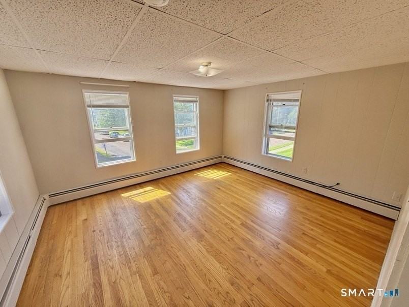 25 Center St - Photo 6 of 12
