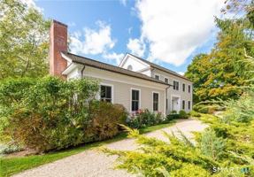 featured image of 4 Juniper Ledge Ln