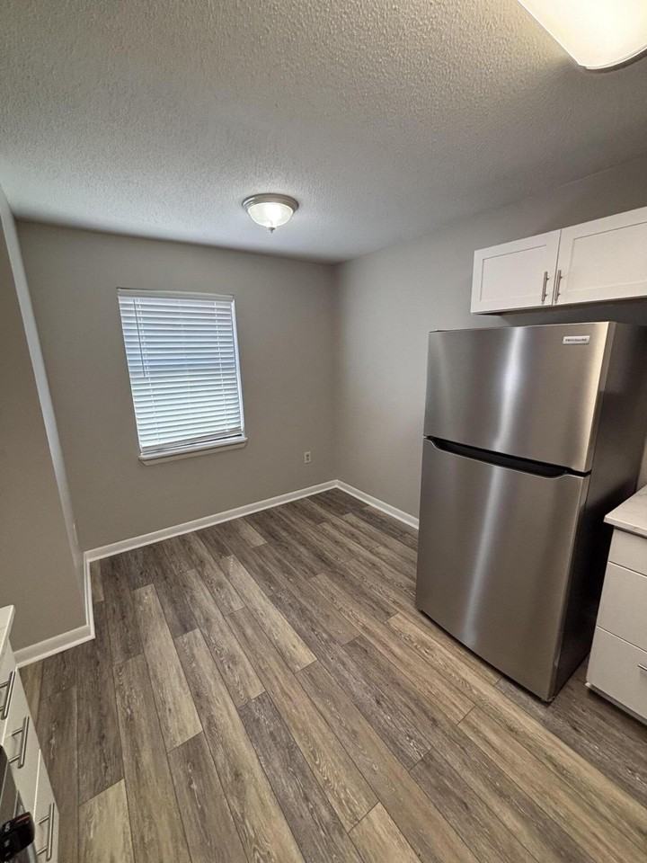 316 Lewis St #F - Photo 5 of 9
