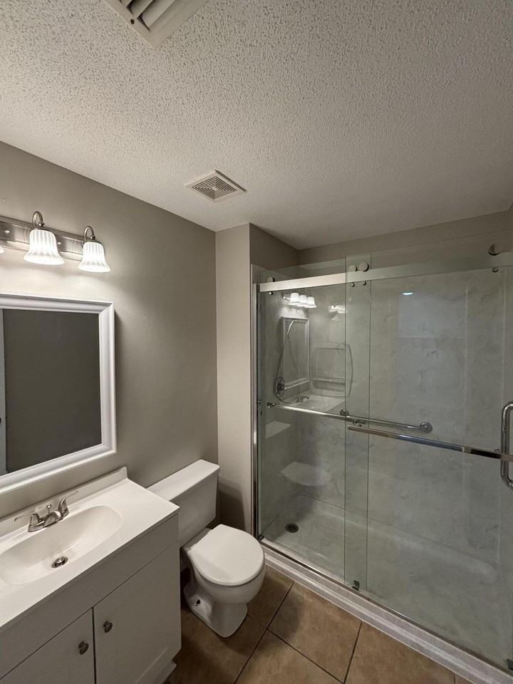 316 Lewis St #F - Photo 6 of 9