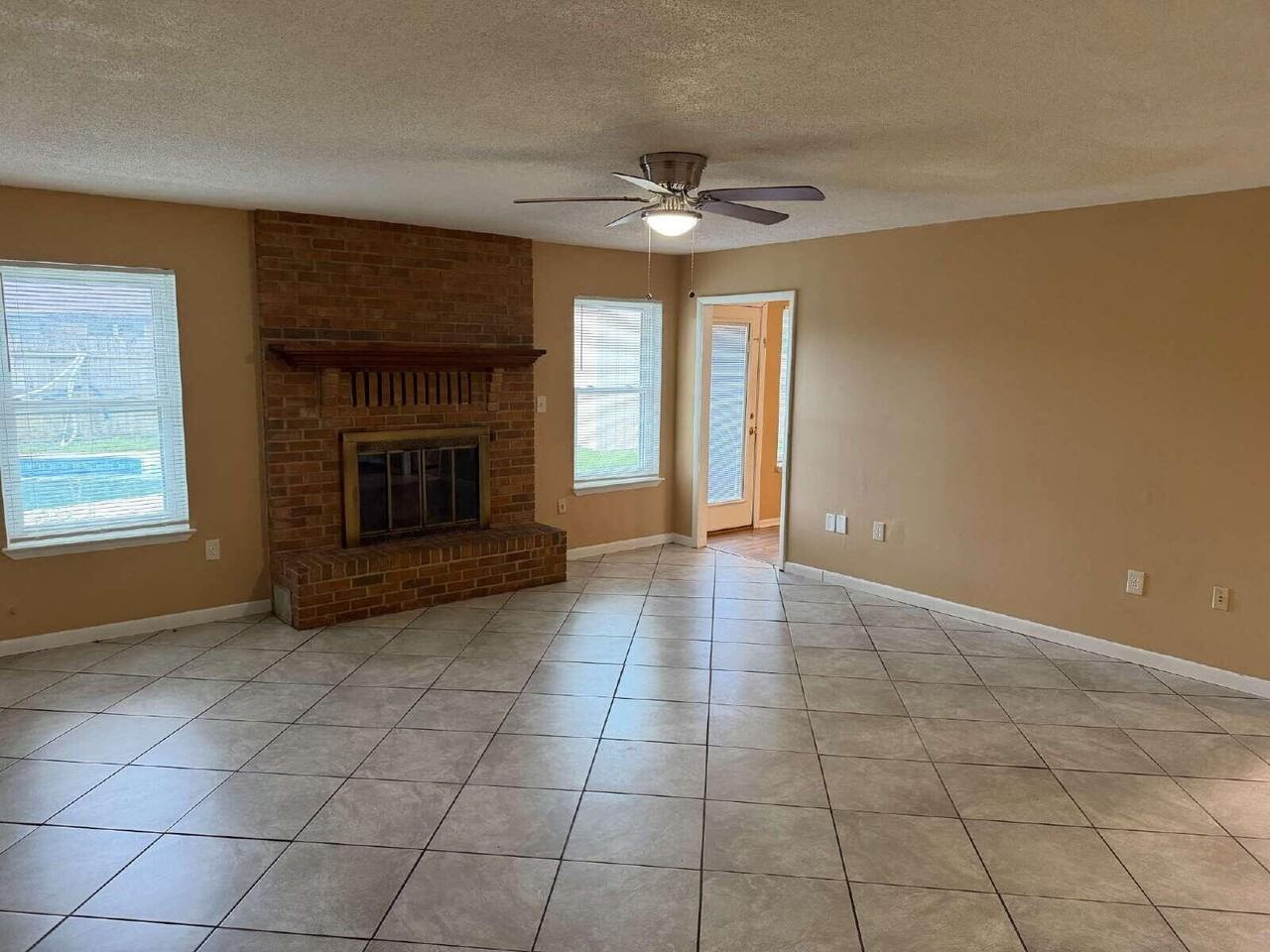 836 Boulevard De Lorleans - Photo 2 of 9