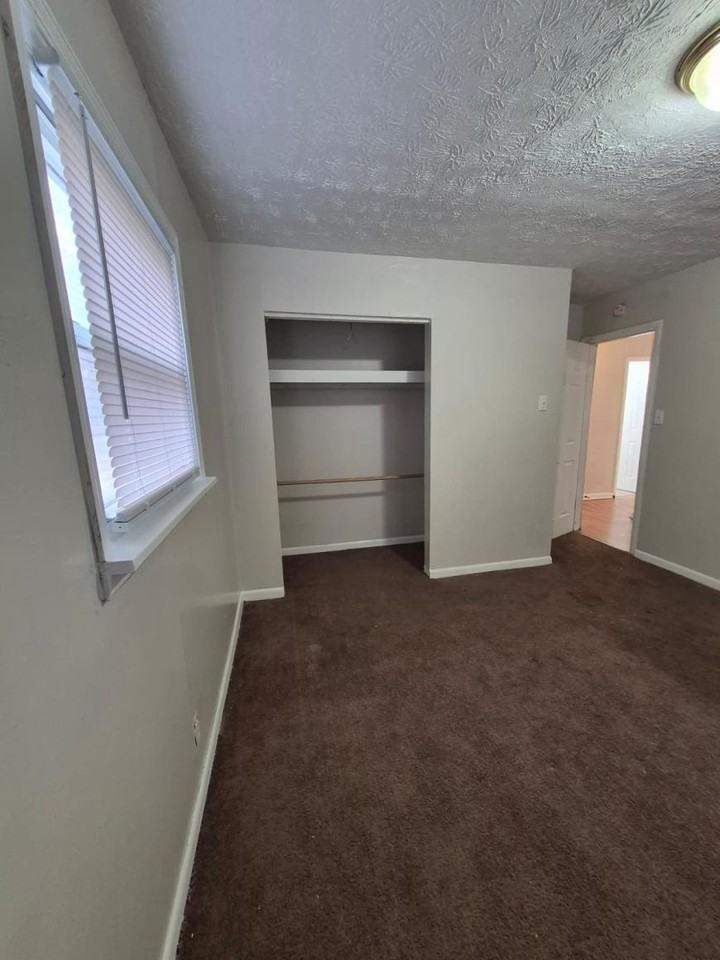 2031 Costello Dr - Photo 3 of 10