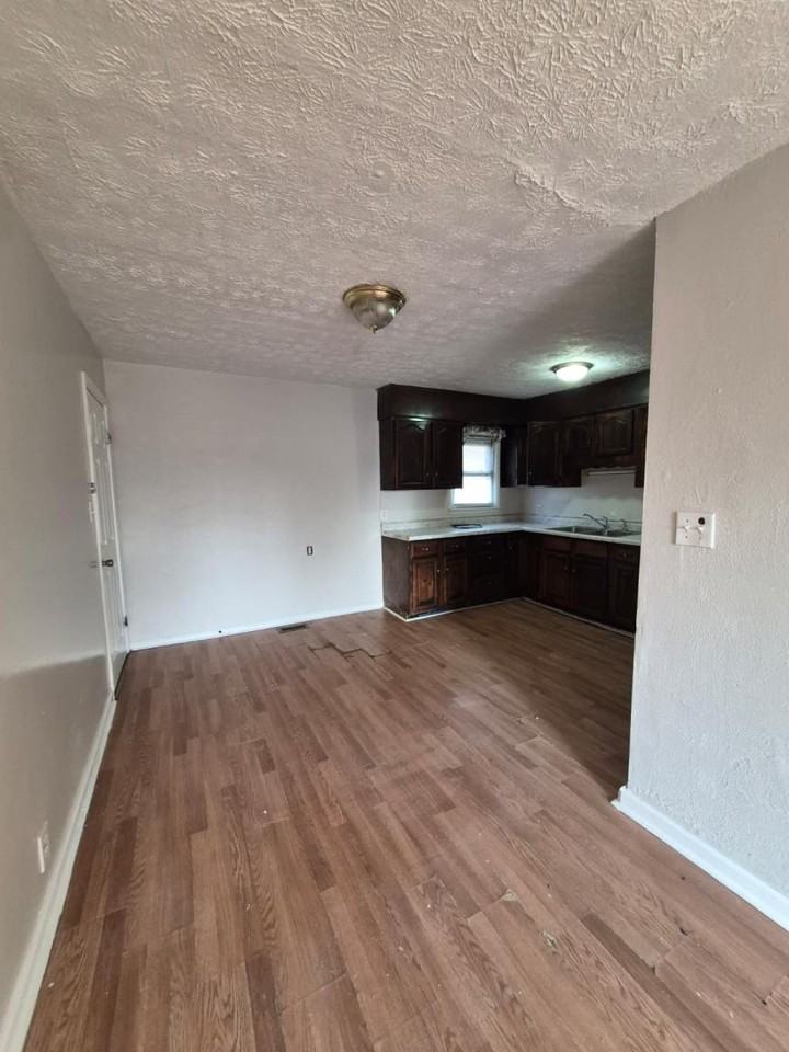 2031 Costello Dr - Photo 7 of 10