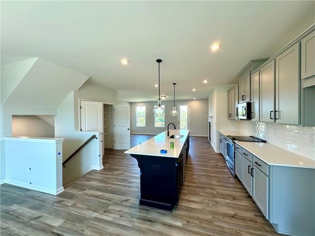 1409 Creekside Cir Nw - Photo 2 of 20