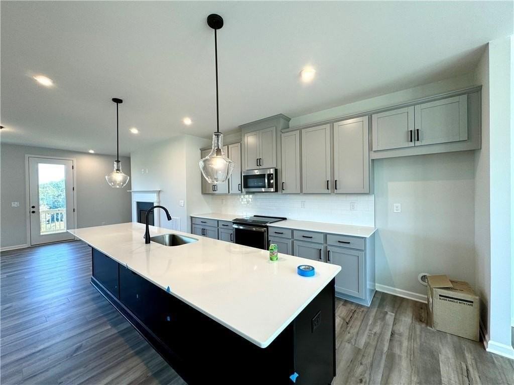 1409 Creekside Cir Nw - Photo 3 of 20