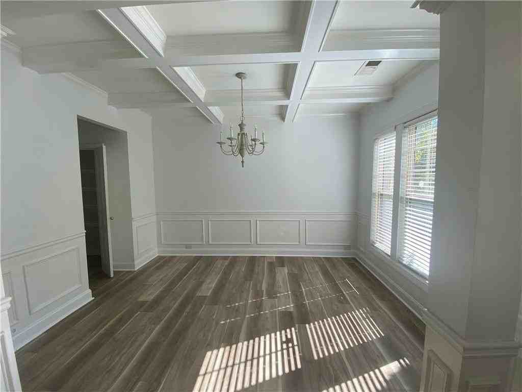 5620 Beaver Ridge Dr - Photo 4 of 24