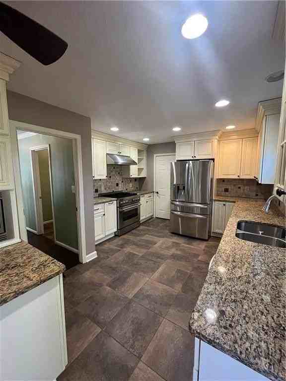 382 Charleston Ln - Photo 6 of 24