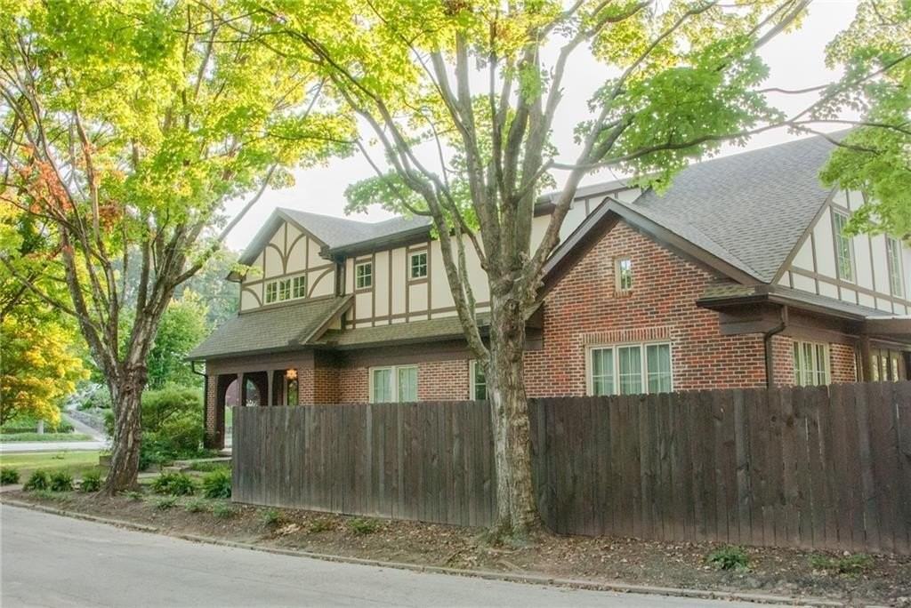 1300 N Morningside Dr Ne - Photo 3 of 50