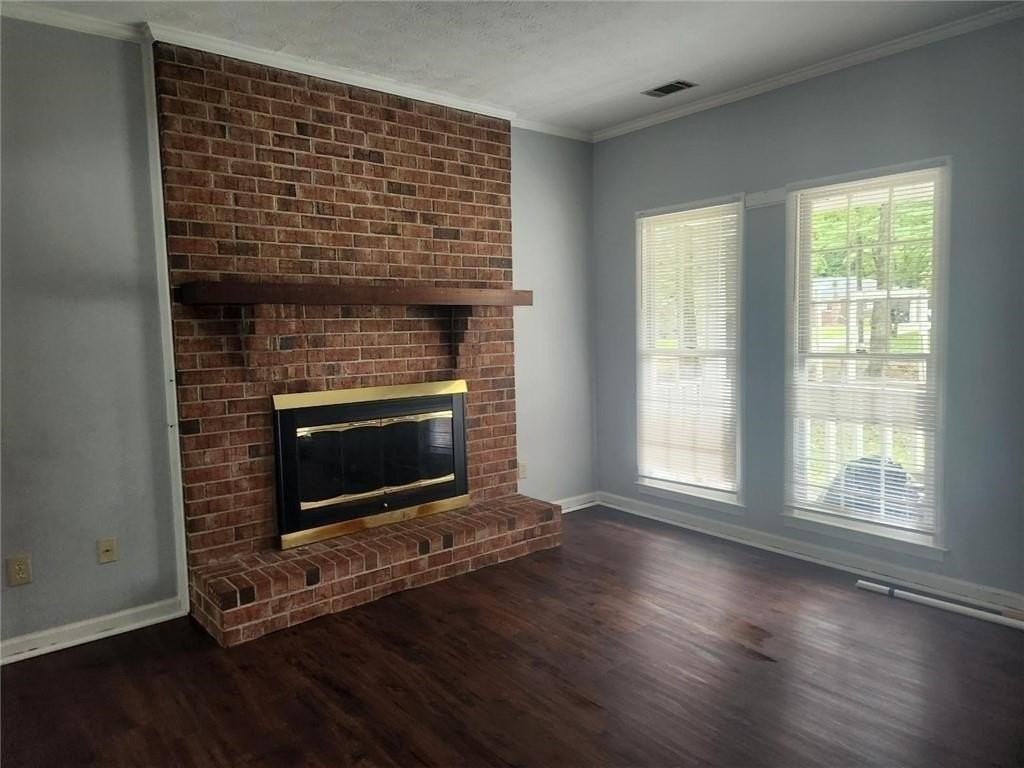 2278 Valley Dr - Photo 2 of 9