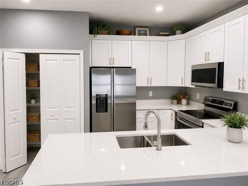 2422 Mae Ave S - Photo 5 of 13