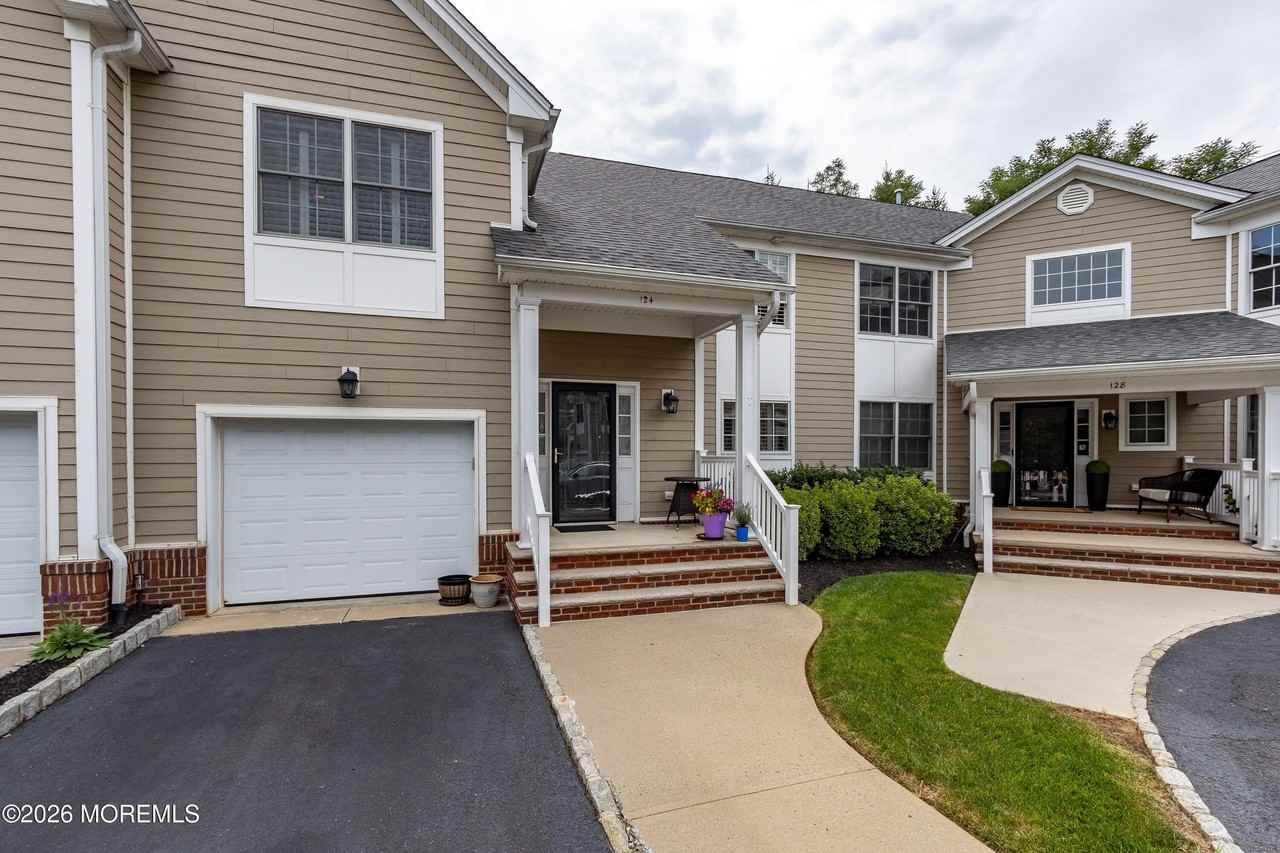 124 Birch Ave - Photo 2 of 26