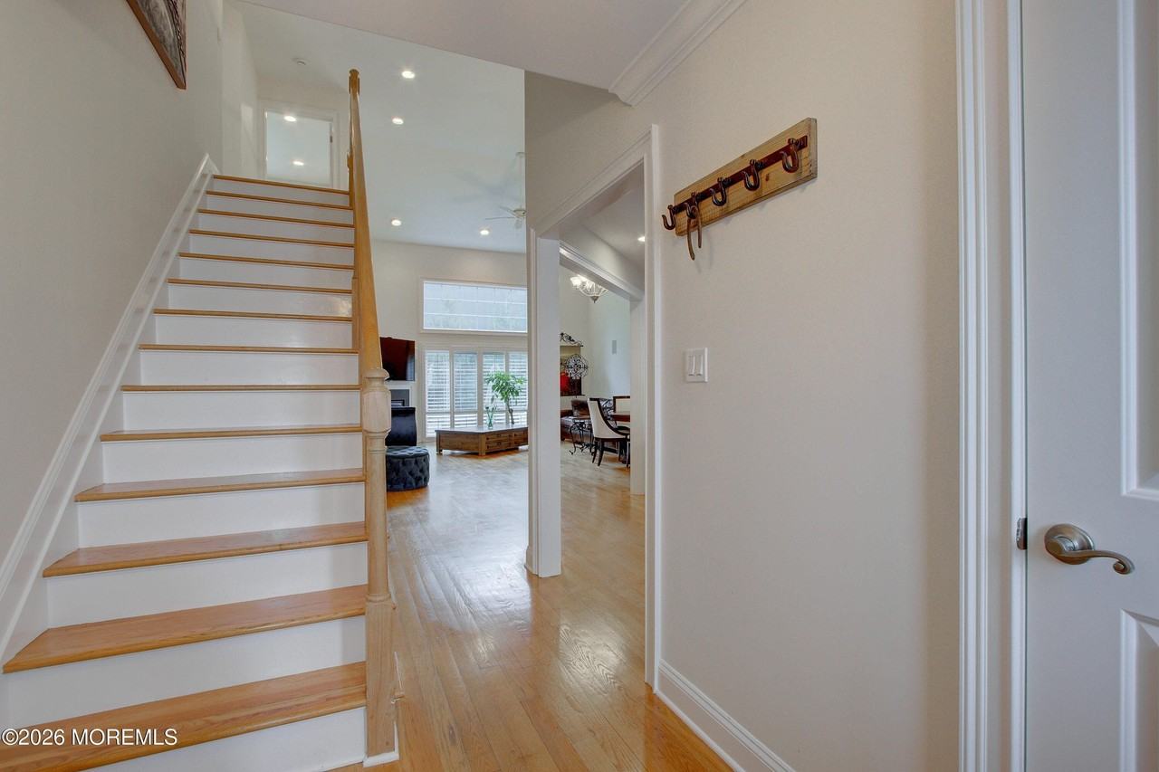 124 Birch Ave - Photo 3 of 26