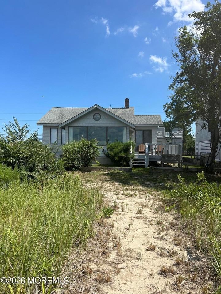 674 Ocean Ave - Photo 2 of 27