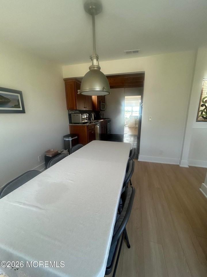 674 Ocean Ave - Photo 6 of 27