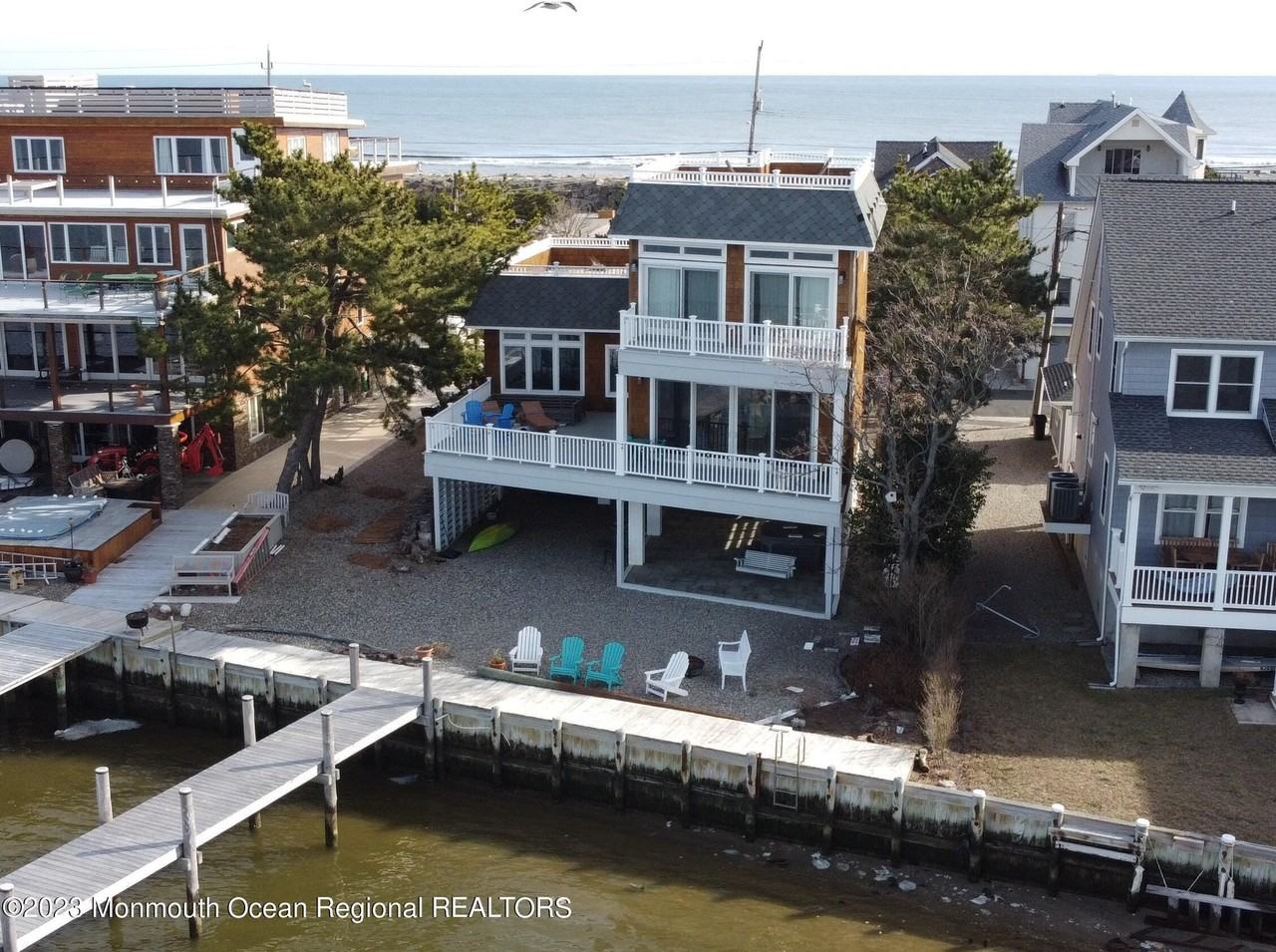 484 Ocean Ave - Photo 3 of 38