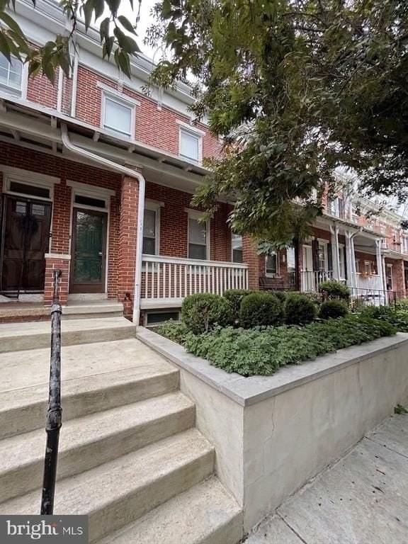 1819 W 16th St - Photo 2 of 23