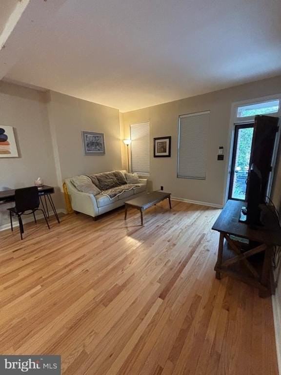 1819 W 16th St - Photo 4 of 23
