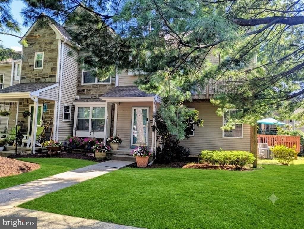 1402 Tristram Cir