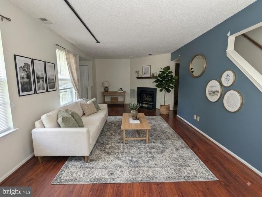 1402 Tristram Cir - Photo 3 of 20