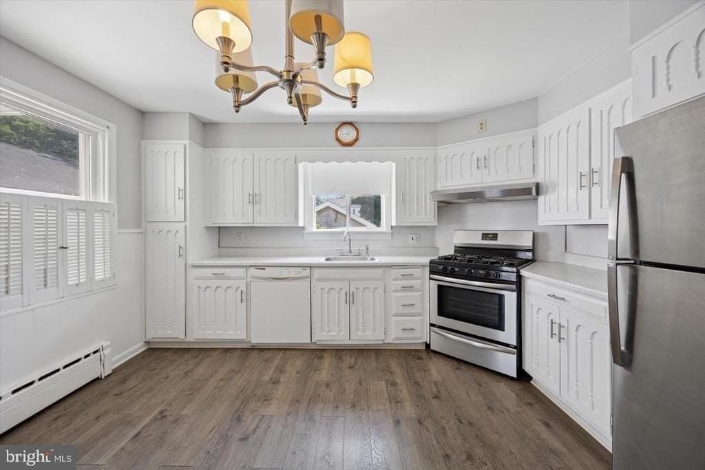 63 Eldridge Ave - Photo 5 of 15