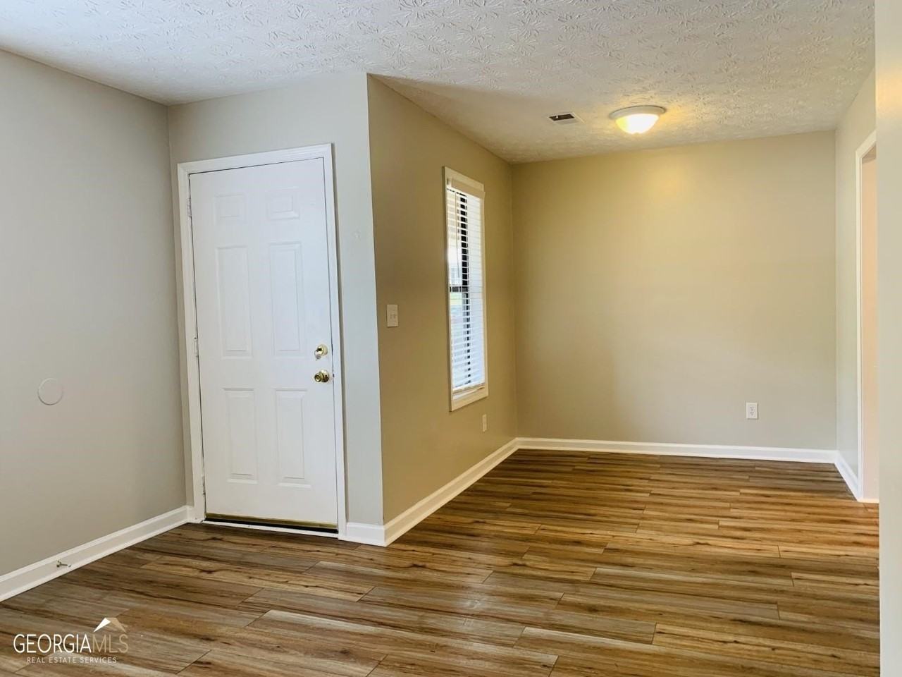 140 Pine Ter #140 - Photo 3 of 20