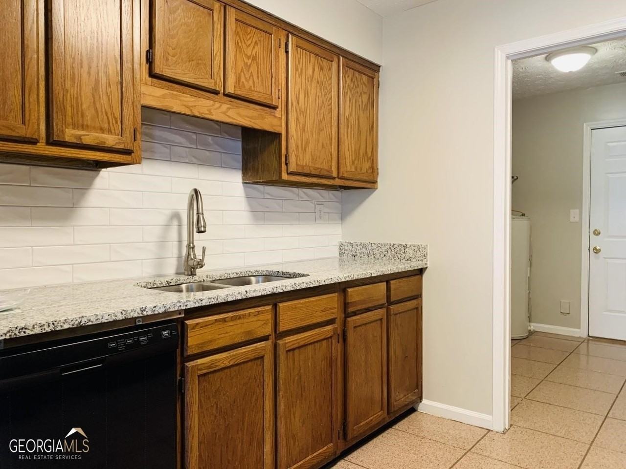 140 Pine Ter #140 - Photo 4 of 20