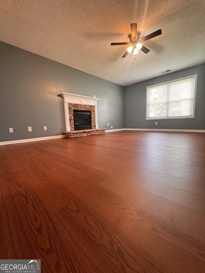 4011 Village Main St - Photo 2 of 19