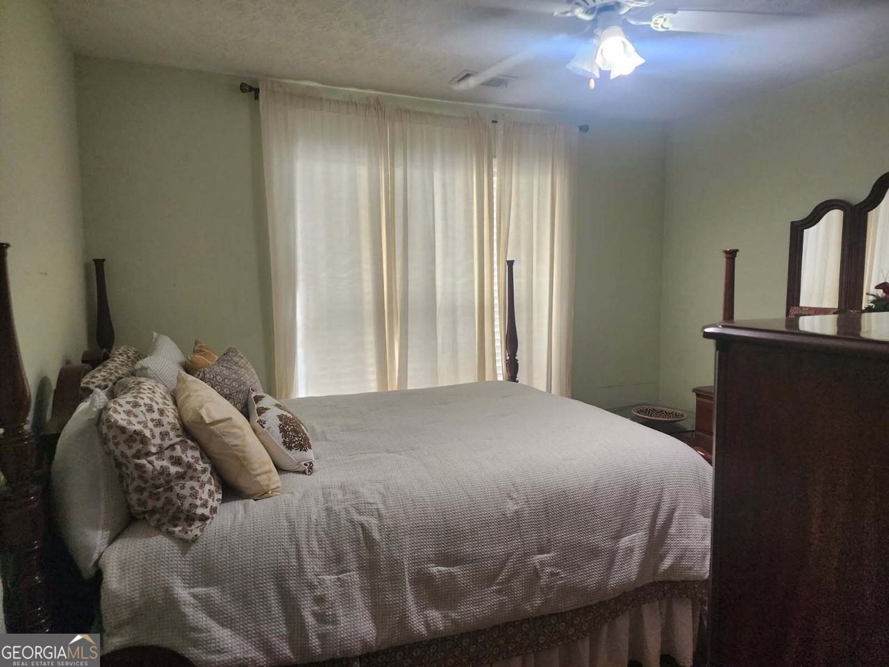 1642 Mission Park Dr - Photo 2 of 3