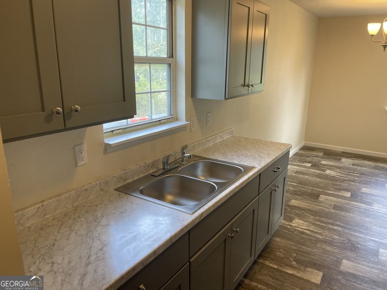 241 Mary M Bethune Dr - Photo 5 of 11