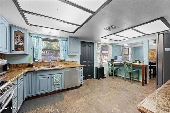 712 W Avenue R8 - Photo 3 of 24