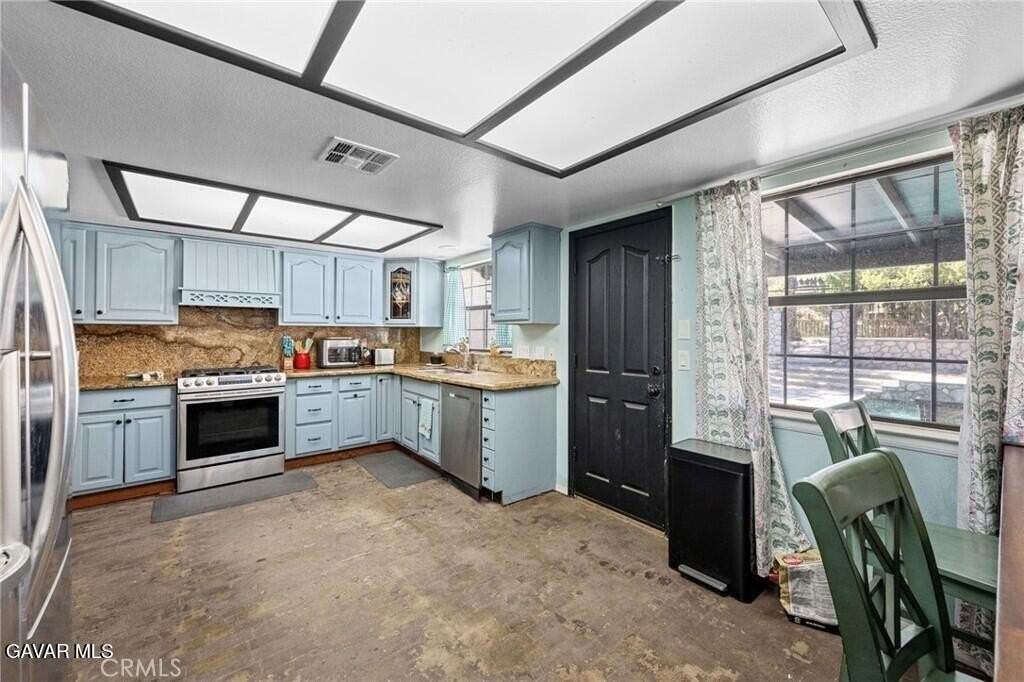 712 W Avenue R8 - Photo 5 of 24