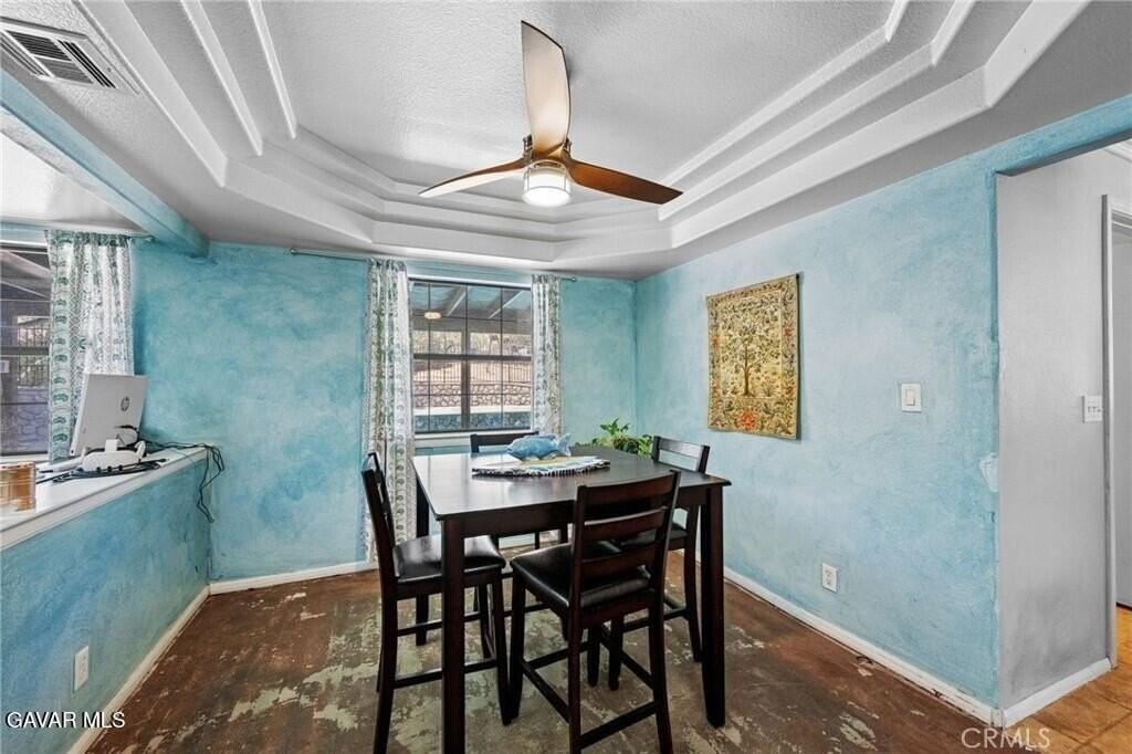712 W Avenue R8 - Photo 6 of 24