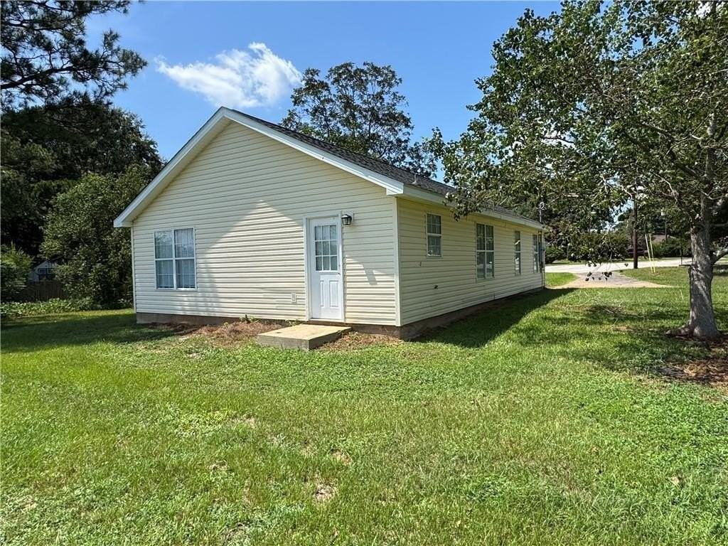 3080 Beth Ct - Photo 3 of 14