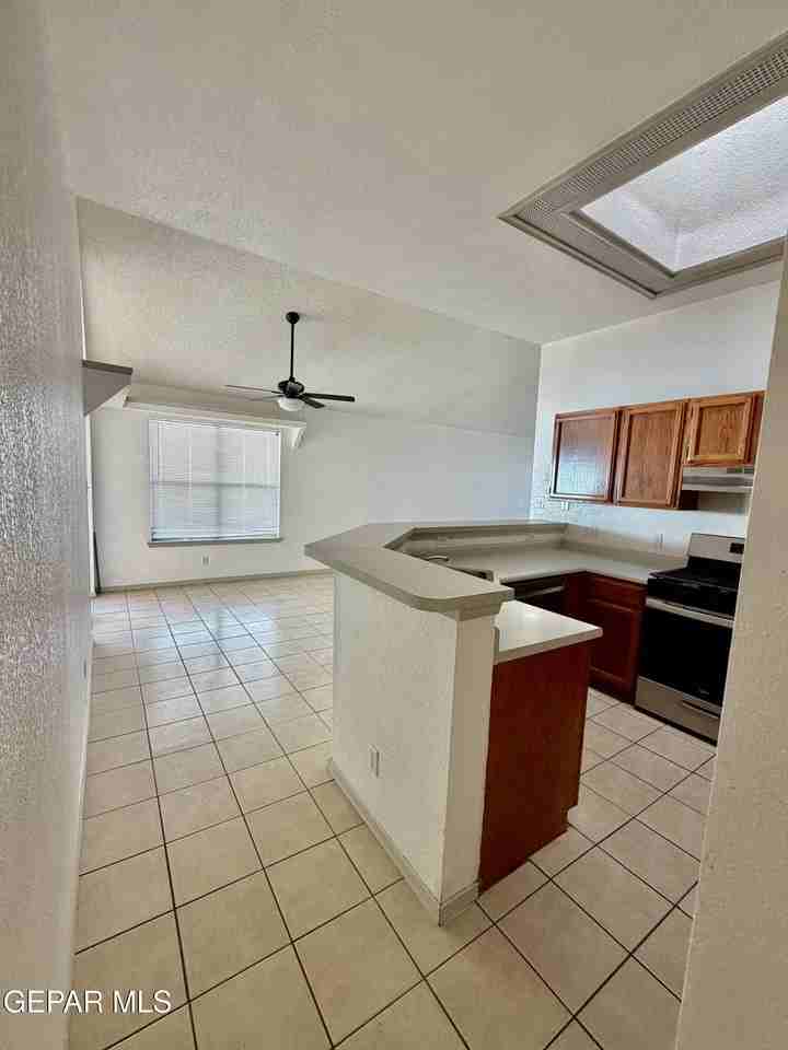 1468 Plaza Verde Dr - Photo 7 of 22