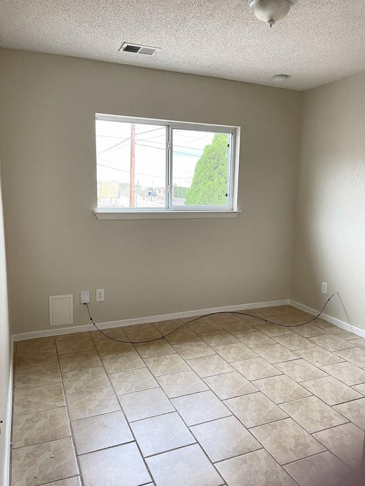 4024 Moonlight Ave #A - Photo 4 of 15