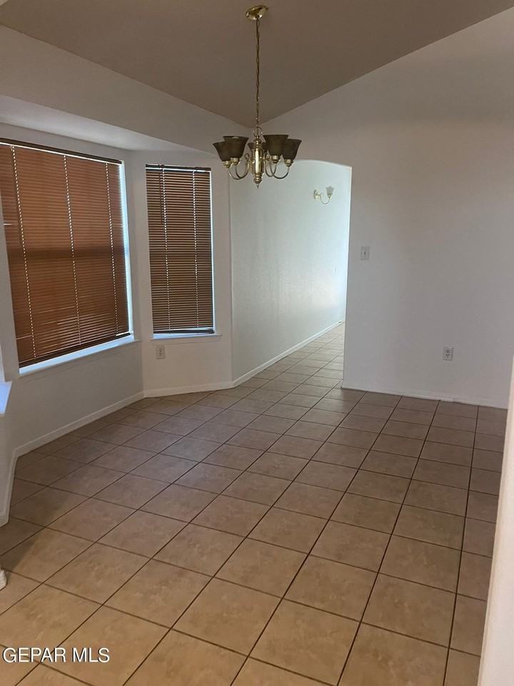 14061 Tierra Leona Dr - Photo 4 of 20