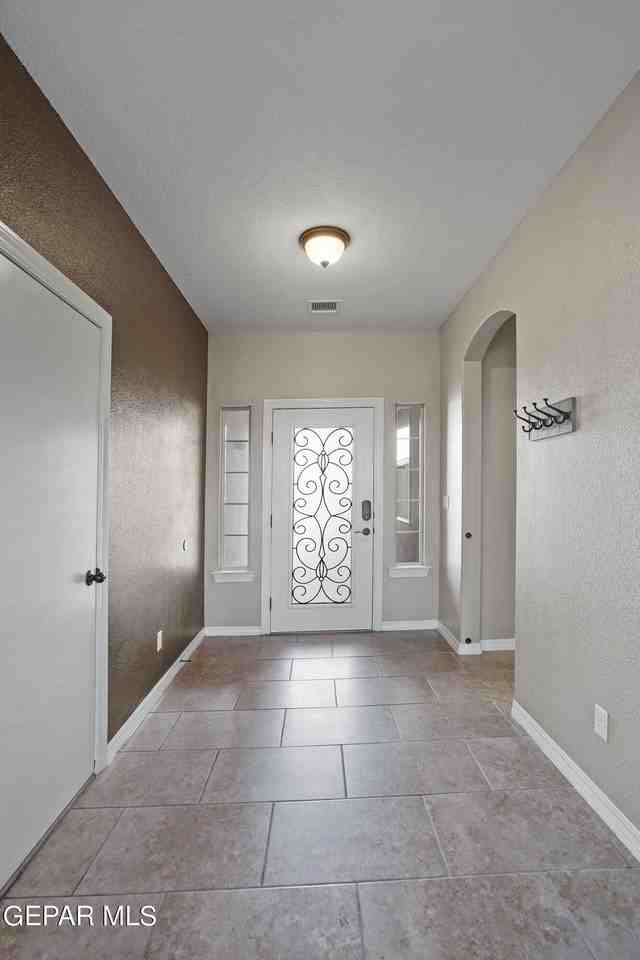 2237 Leafy Point Pl - Photo 4 of 32